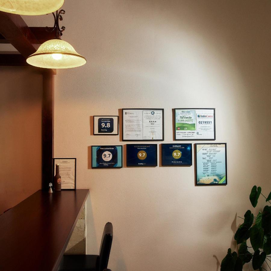 Pensiunea Brise Mediesu Aurit Buitenkant foto