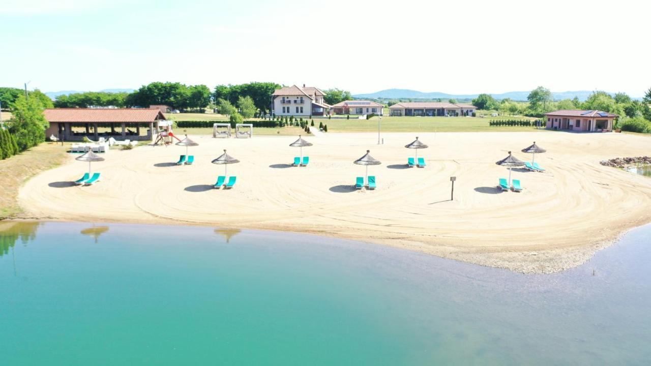 Pensiunea Brise Mediesu Aurit Buitenkant foto